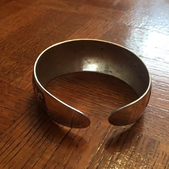 ⛸TRADED⛸Vintage Tibetan Silver elephant cuff bracelet - Picture 3 of 13